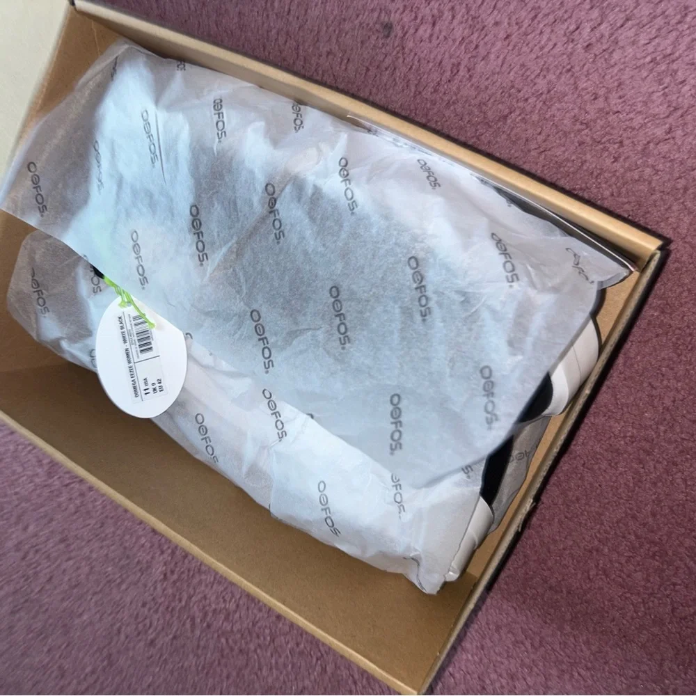 OOFOS Women's OOmеga eeZee Slip-On Shoe Box - Black White - Picture 7 of 7